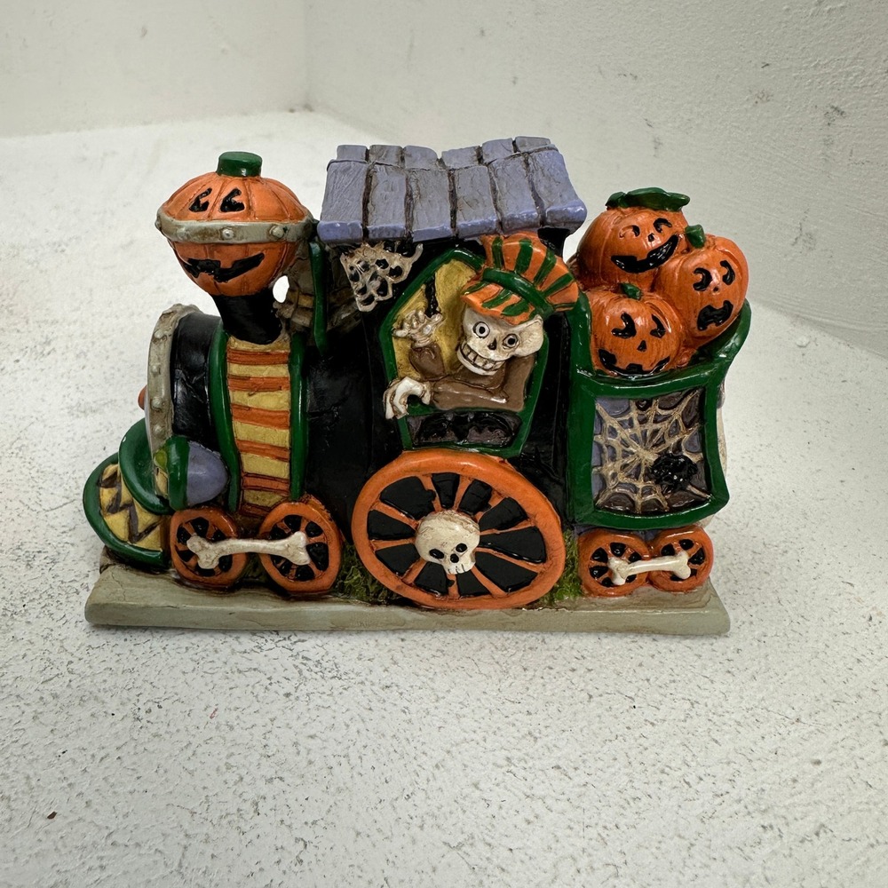 VTG Creepy Hollow Limited Ed Train Depot Halloween Village House & Figures WORKS - Picture 12 of 16